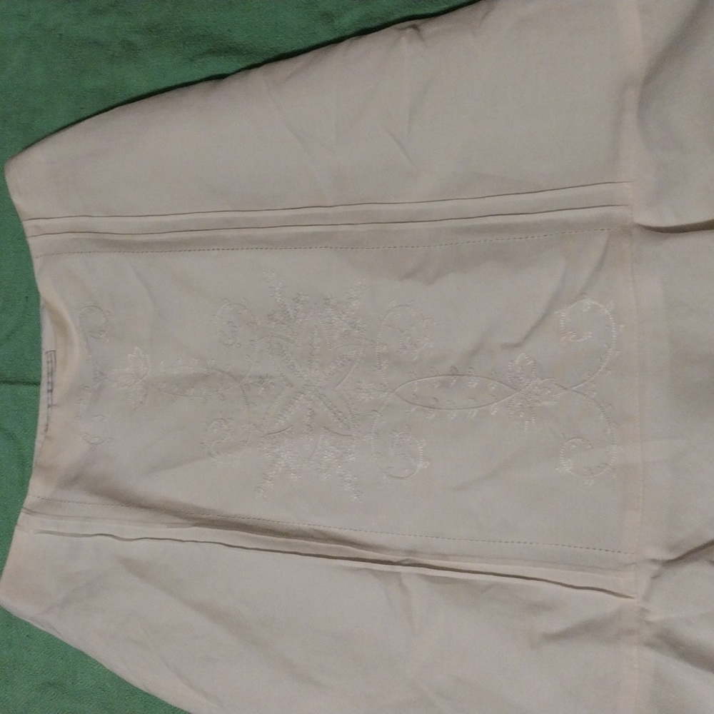 Jones Wear Skirt Linen Lined Floral Embroidered Ruffled Shabby Chic Lagenlook - Picture 2 of 9
